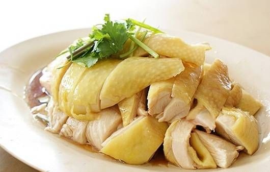 Thịt g&agrave; rất tốt cho cơ thể nhưng kh&ocirc;ng phải ai cũng c&oacute; thể ăn. Ảnh minh họa 
