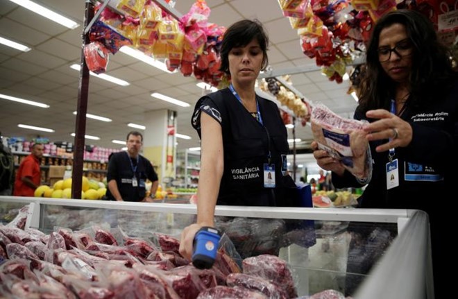 Brazil chấn động v&igrave; b&ecirc; bối thịt bẩn xuất khẩu lan rộng tr&ecirc;n thế giới. Ảnh: Zing/Reuters. 