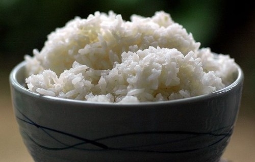 Cơm nguội cần được bảo quản đ&uacute;ng c&aacute;ch nếu kh&ocirc;ng sẽ c&oacute; nguy cơ ngộ độc nếu ăn. Ảnh minh họa 