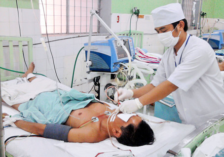  Rượu giả sẽ v&ocirc; c&ugrave;ng nguy hiểm khi uống v&agrave;o cơ thể. Ảnh: SKĐS