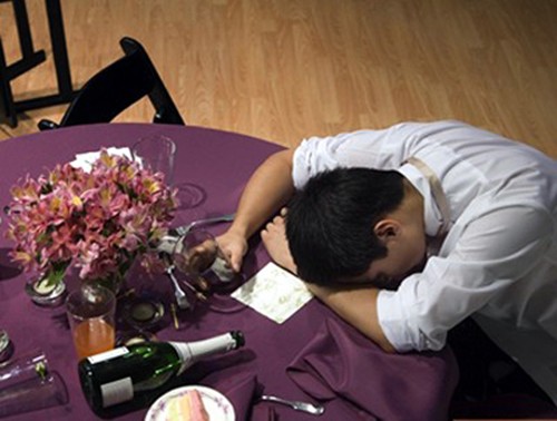 Uống rượu c&oacute; nguy cơ tử vong cao. Ảnh minh họa 