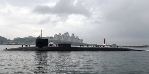 T&agrave;u ngầm USS Michigan cập cảng H&agrave;n Quốc. Ảnh: VnExpress