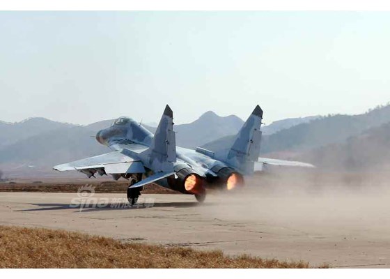 M&aacute;y bay MiG-29 trong một lần tập trận. Ảnh: Kiến Thức