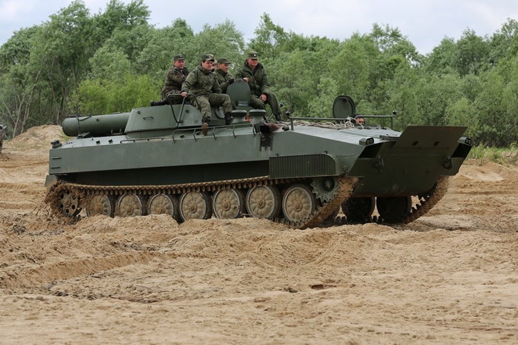 Vũ kh&iacute; ph&aacute; m&igrave;n UR-77 của Nga. Ảnh: Kiến thức