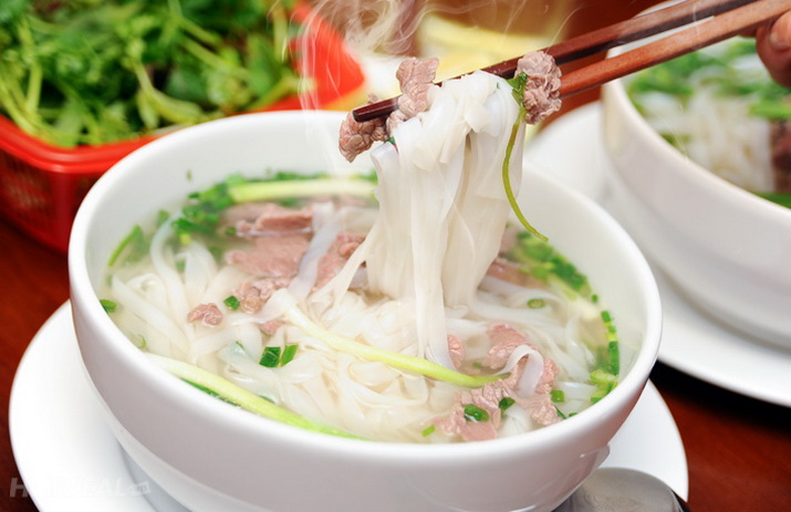 Chất tinopal c&oacute; trong rất nhiều 13Win OKVIP Cá cược bóng đá m&agrave; điển h&igrave;nh l&agrave; b&aacute;nh phở. Ảnh minh họa 