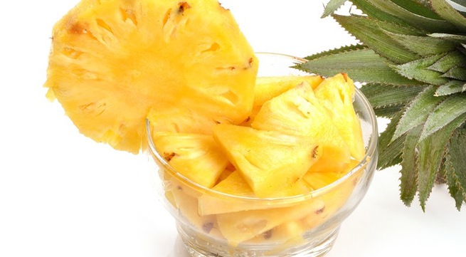 Quả dứa l&agrave; một trong những loại quả dễ bị say nếu ăn nhiều. Ảnh minh họa 