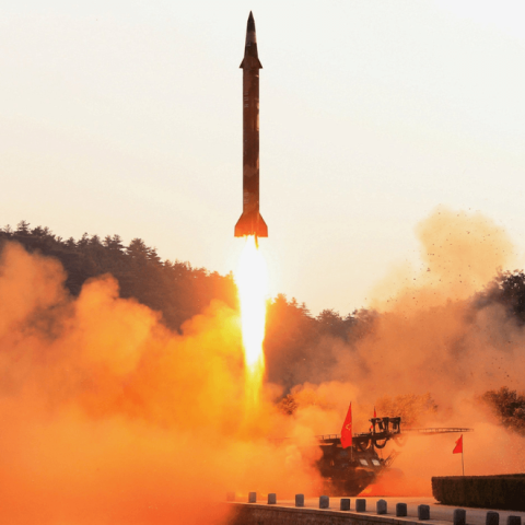 T&ecirc;n lửa KN-17 trong một lần khai hỏa. Ảnh: Đất Việt