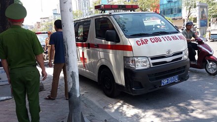 Hiện trường nơi b&agrave; cụ tử vong khi đang đi giữa trời nắng n&oacute;ng kỷ lục. Ảnh: Tiền Phong 