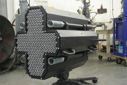 Với tốc độ kinh ho&agrave;ng 1 triệu vi&ecirc;n/ph&uacute;t s&uacute;ng Metal Storm c&oacute; thể ti&ecirc;u diệt một lượng lớn qu&acirc;n địch trong chốc l&aacute;t. Ảnh: C&ocirc;ng an Nh&acirc;n d&acirc;n