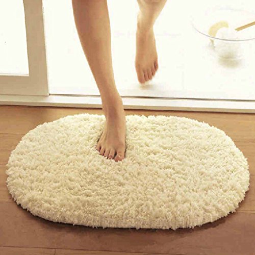 Thảm lau ch&acirc;n cũng l&agrave; một trong những thứ vi khuẩn b&aacute;m đầy. Ảnh minh họa
