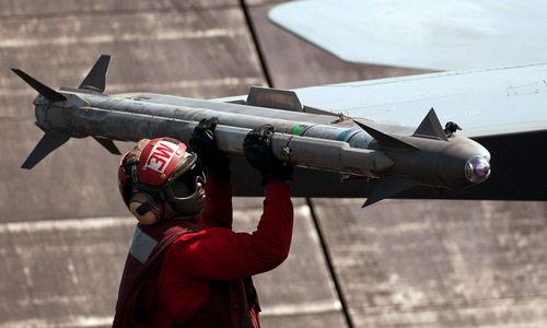 T&ecirc;n lửa AIM-9X l&agrave; thế hệ mới nhất của d&ograve;ng t&ecirc;n lửa AIM-9 Sidewinder. Ảnh: VnExpress 