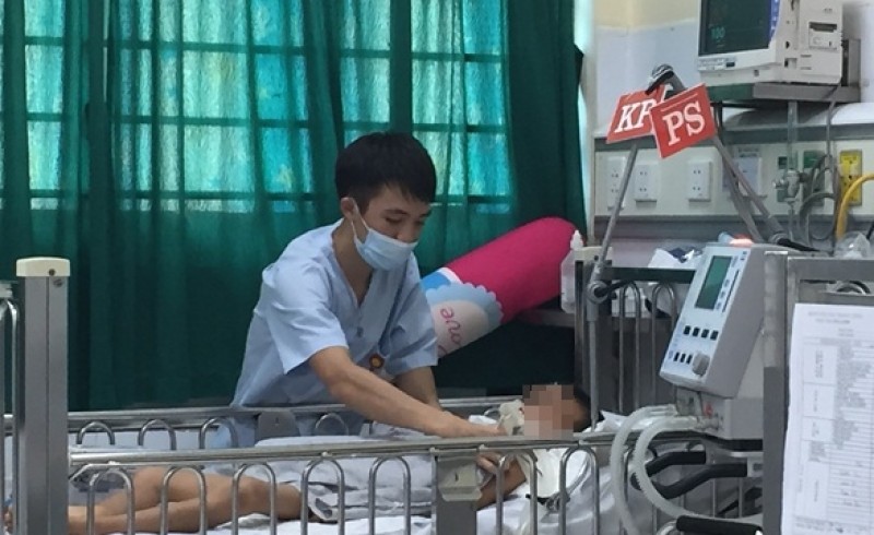  Bệnh vi&ecirc;m n&atilde;o Nhật Bản đang v&agrave;o m&ugrave;a khiến nhiều bệnh nhi nhập viện. Ảnh: Lao động Thủ đ&ocirc;