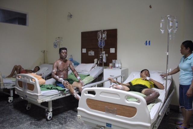 3 cha con phải nhập viện do bỏng nặng v&igrave; ga r&ograve; rỉ khi nấu ăn. Ảnh: D&acirc;n tr&iacute; 