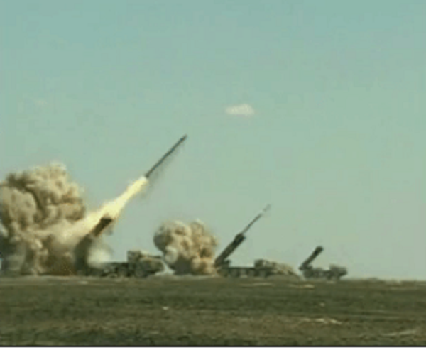 Ph&aacute;o phản lực BM-30 Smerch l&agrave; vũ kh&iacute; uy lực hiện Ấn Độ đang sở hữu. Ảnh: ANTĐ