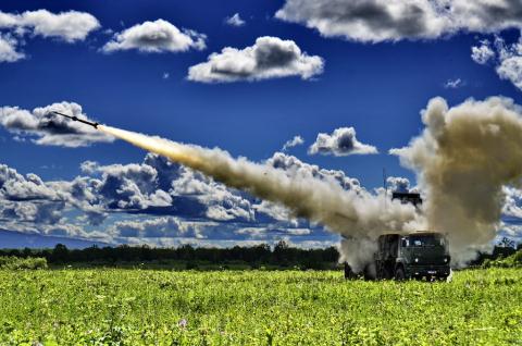 T&ecirc;n lửa của tổ hợp Pantsir khai hỏa. Ảnh: Đất Việt