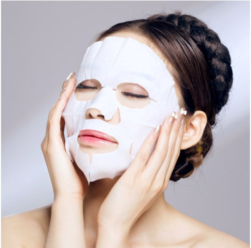  Người 13Win18 đa dạng khuyến mãi n&ecirc;n c&acirc;n nhắc trước khi sử dụng c&aacute;c sản phẩm l&agrave;m đẹp l&ecirc;n mặt. Ảnh minh họa
