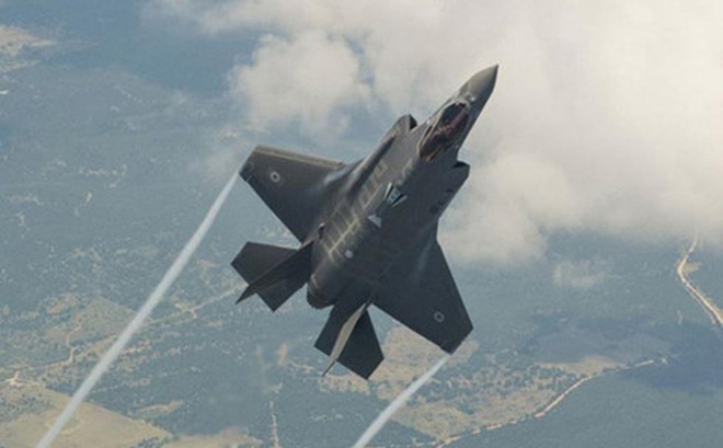 M&aacute;y bay t&agrave;ng h&igrave;nh F-35B của kh&ocirc;ng qu&acirc;n Mỹ. Ảnh: Tr&iacute; thức trẻ