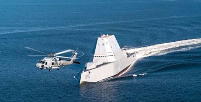 T&agrave;u chiến USS Zumwalt của Mỹ l&agrave; kho vũ kh&iacute; lớn nhất hiện nay. Ảnh: QĐND