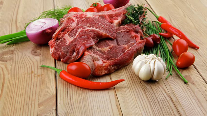 Thịt đỏ, thịt gia cầm cũng sẽ l&agrave; thủ phạm khiến bạn mắc bệnh tiểu đường nếu ăn qu&aacute; nhiều.Ảnh minh họa 