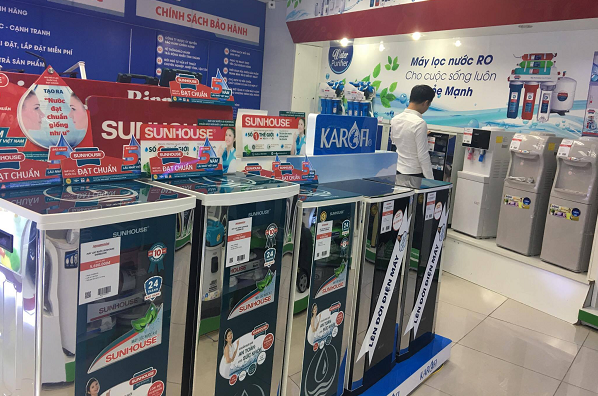  M&aacute;y lọc nước được b&agrave;y b&aacute;n với mẫu m&atilde;, chủng loại, gi&aacute; th&agrave;nh, xuất xứ v&ocirc; c&ugrave;ng đa dạng.