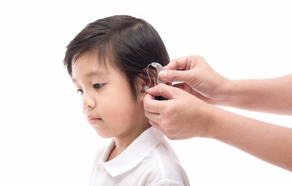 Vi&ecirc;m m&agrave;ng n&atilde;o do vi khuẩn phế cầu c&oacute; tỷ lệ tử vong cao cha mẹ chớ bỏ qua c&aacute;c dấu hiệu cảnh bảo bệnh ở trẻ. Ảnh minh họa 