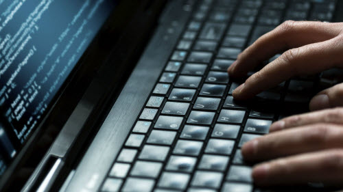 M&aacute;y t&iacute;nh lu&ocirc;n l&agrave; địa chỉ để tin tặc hack lấy cắp th&ocirc;ng tin người d&ugrave;ng n&ecirc;n cẩn trọng. Ảnh minh họa