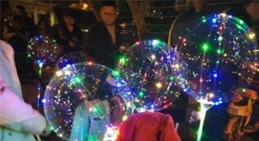 B&oacute;ng bay Galaxy dễ ch&aacute;y nổ cần thận trọng khi chơi. Ảnh: Tiền Phong