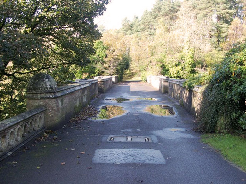  C&acirc;y cầu được cho l&agrave; bị nguyền rủa ở ,th&agrave;nh phố Milton, Scotland. Ảnh: Kh&aacute;m ph&aacute;