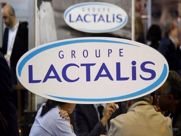  Sữa Lactalis của Ph&aacute;p tiếp tục thu hồi do nhiễm khuẩn. Ảnh: VTV