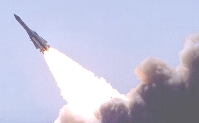 Hệ thống t&ecirc;n lửa NPO Almaz S-200 Angara/Vega/Dubna Nga khai hỏa. Ảnh: Thời đại
