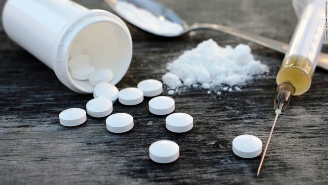  Mỹ cảnh b&aacute;o thuốc giảm đau opioid c&oacute; thể g&acirc;y nghiện như ma t&uacute;y. Ảnh: VTV