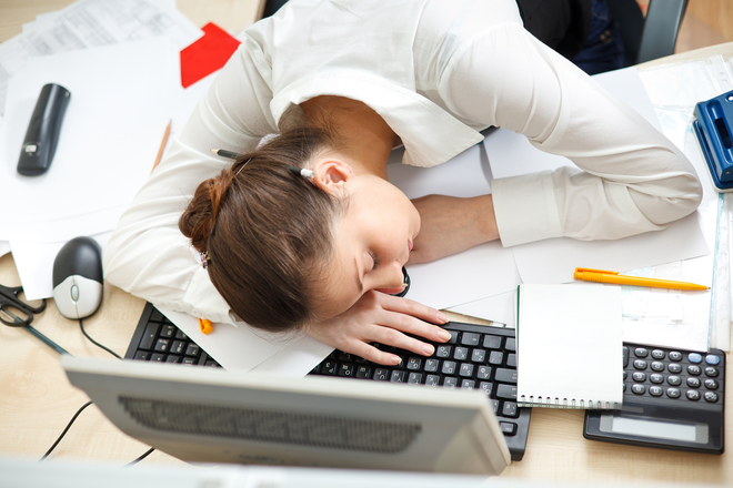Cần thận trọng khi sử dụng vật dụng văn ph&ograve;ng v&igrave; ch&uacute;ng ch&iacute;nh l&agrave; ổ vi khuẩn l&acirc;y bệnh. Ảnh minh họa