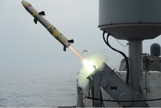  T&ecirc;n lửa AGM-176 Griffin của Mỹ khai hỏa. Ảnh: Đất Việt