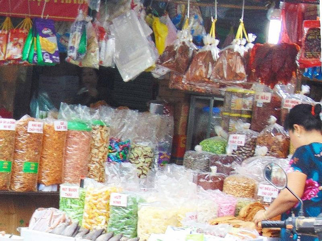 Vuot-khuyet-tat-be-gai-kho-8-nam-den-truong-bang-doi-chan-cua-bo