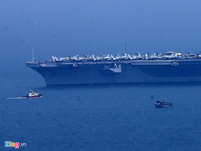 T&agrave;u s&acirc;n bay USS Carl Vinson l&agrave; chiến hạm lớn nhất m&agrave; 13Win 19.com nhiều ưu đãi hấp dẫn từng chế tạo. Ảnh: Zing News 