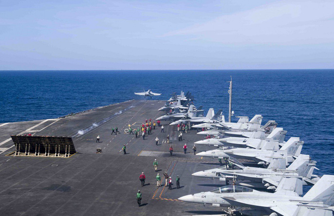 Số lượng m&aacute;y bay m&agrave; USS Carl Vinson c&oacute; thể mang theo tương đương với một sư đo&agrave;n kh&ocirc;ng qu&acirc;n tr&ecirc;n đất liền. Ảnh: Lao động