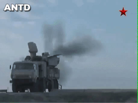  Hệ thống t&ecirc;n lửa Pantsir-S1 diệt mục ti&ecirc;u chớp nho&aacute;ng. Ảnh: ANTĐ