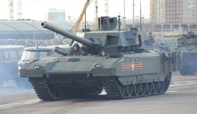  Xe tăng VT-4 của Trung Quốc được coi l&agrave; vũ kh&iacute; đối trọng của xe tăng T-14 Nga. Ảnh: Zing News