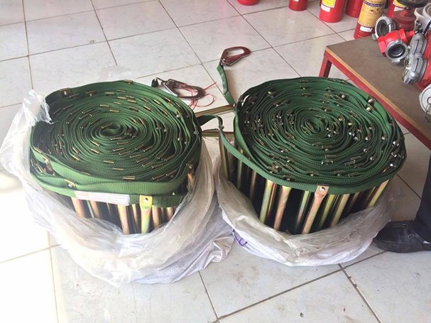  Thiết bị ph&ograve;ng ch&aacute;y Trung Quốc đang được b&aacute;n nhiều tr&ecirc;n thị trường. Ảnh: Vietnamnet