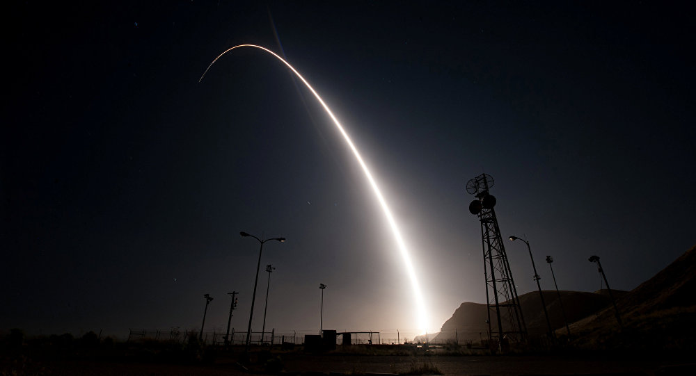 T&ecirc;n lửa LGM-30G Minuteman III khai hỏa. Ảnh: Theo Sputnik