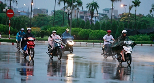 Dự b&aacute;o thời tiết c&aacute;c v&ugrave;ng tr&ecirc;n cả nước ng&agrave;y 10/5 sẽ c&oacute; mưa nhiều nơi, đề ph&ograve;ng tố lốc. Ảnh minh họa 