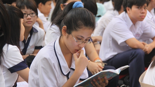  Điểm chuẩn v&agrave;o lớp 10 năm nay được dự đo&aacute;n sẽ cao hơn năm trước. Ảnh minh họa