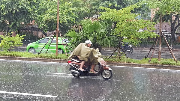  Dự b&aacute;o trong v&agrave;i ng&agrave;y tới do ảnh hưởng của cơn b&atilde;o số 3 n&ecirc;n nhiều nơi xảy ra mưa lớn, lũ qu&eacute;t. Ảnh: H&agrave; Khun