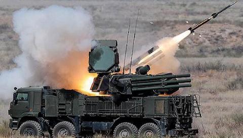 Hiện Nga đ&atilde; điều 40 tổ hợp t&ecirc;n lửa Pantsir-S1 sang Syria để ti&ecirc;u diệt IS. Ảnh: Đất Việt