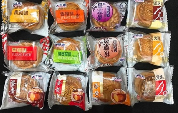 B&aacute;nh trung thu si&ecirc;u rẻ được quảng c&aacute;o l&agrave; h&agrave;ng nội địa Trung Quốc. Ảnh: VOV