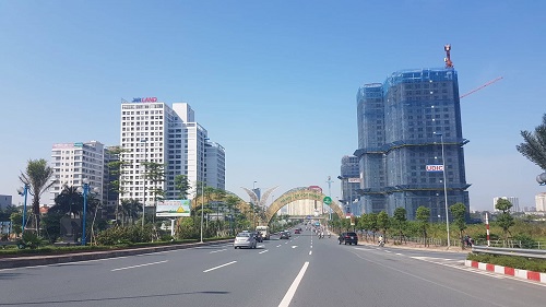  Do ảnh hưởng của b&atilde;o số 4 chất lượng kh&ocirc;ng kh&iacute; tại H&agrave; Nội mấy ng&agrave;y qua xấu đi. Ảnh: Do&atilde;n Trung