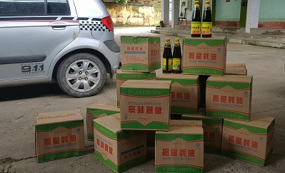  Số lượng dầu h&agrave;o Trung Quốc chở lậu về Việt Nam ti&ecirc;u thụ bị Đội Quản l&yacute; thị trường số 5 Lạng Sơn t&oacute;m gọn