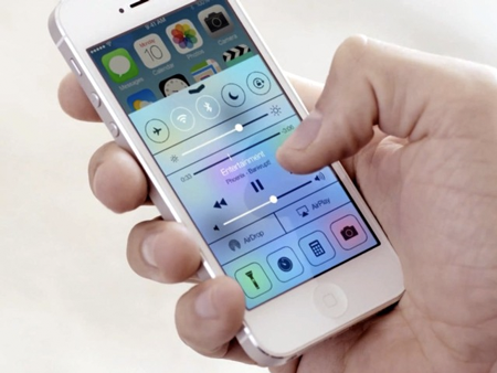  Điện thoại iPhone d&ugrave; đ&atilde; kh&oacute;a những vẫn bị tấn c&ocirc;ng