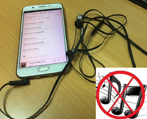 Loa iPhone r&egrave; c&oacute; thể tự khắc phục bằng nhiều c&aacute;ch trước khi mất tiền sửa