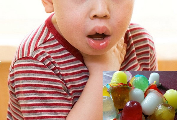  Trẻ ăn thạch rau c&acirc;u rất dễ bị nghẹn tử vong, cha mẹ n&ecirc;n cẩn trọng